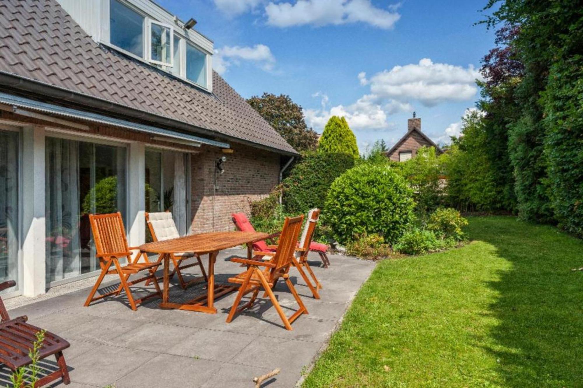 Ground Floor And Twin Bedroom In Luxurious Villa With Beautiful Garden Very Near Tue And Centre Eindhoven Exterior photo